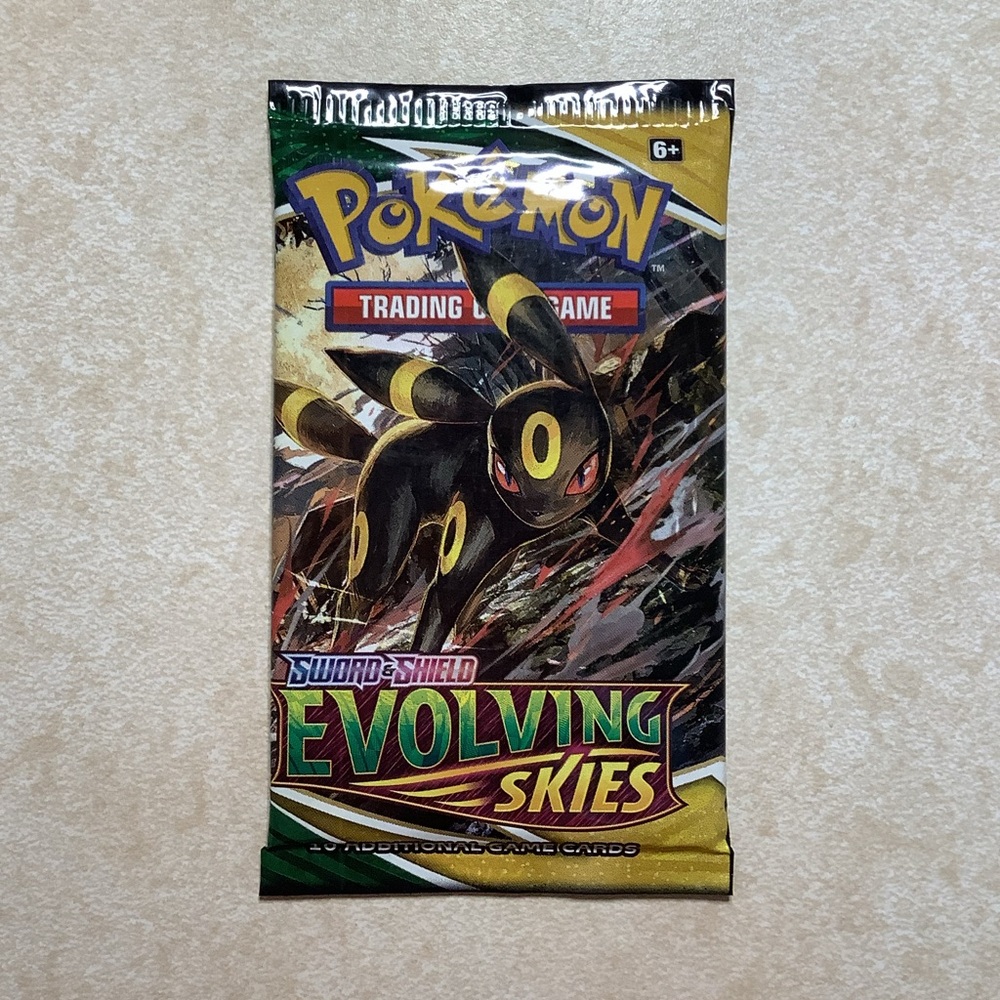 Pokemon Sword & Shield Evolving Skies Booster Pack, New Factory Sealed English